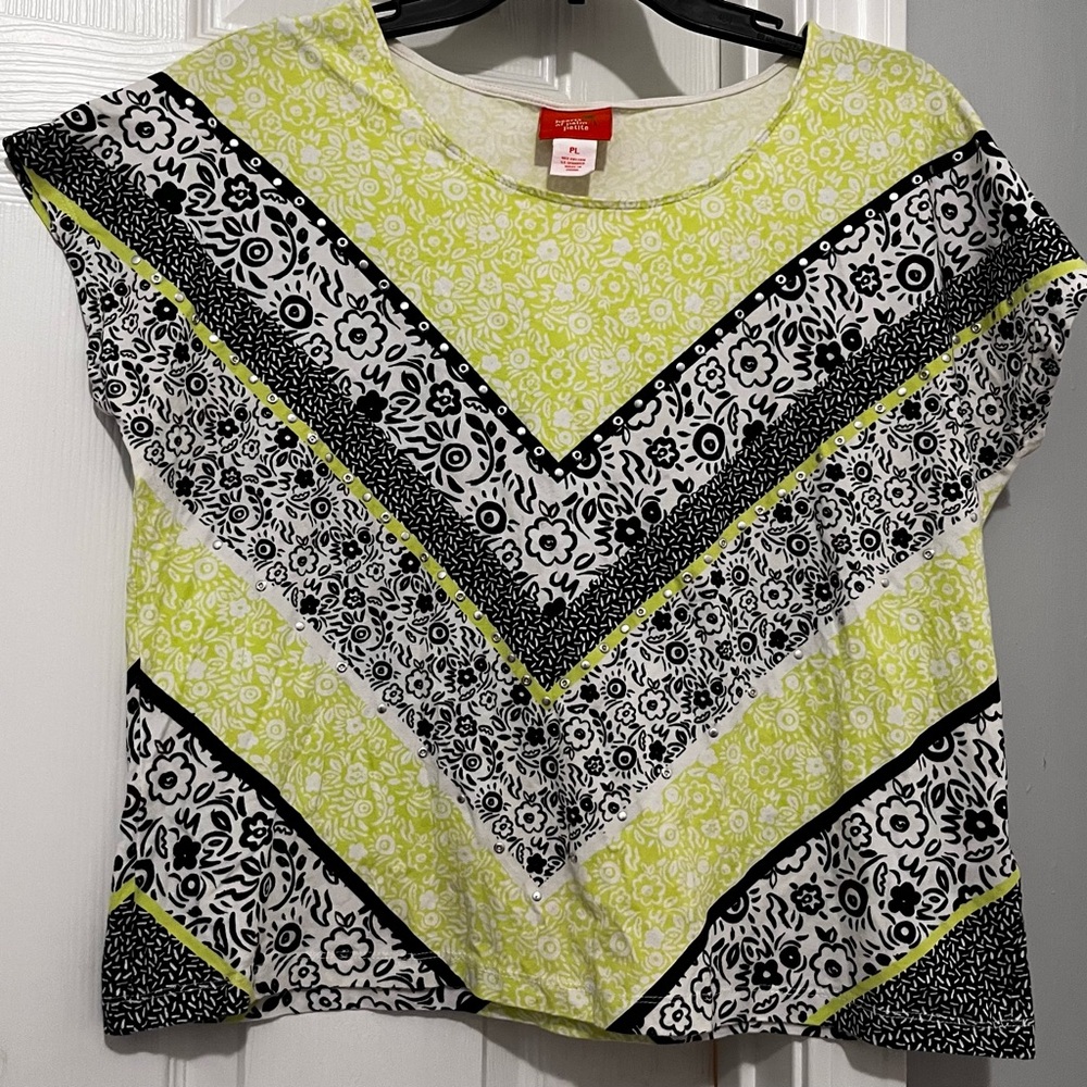 Hearts of Palm Lime and Black Chevron Top